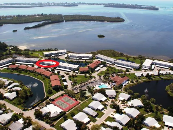 4819 Independence Dr, Bradenton, FL 34210