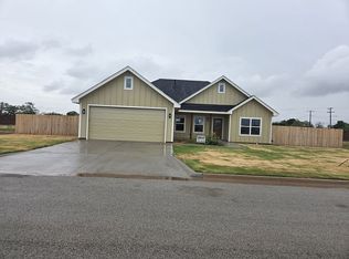 102 Lady Ln, Roscoe, TX 79545