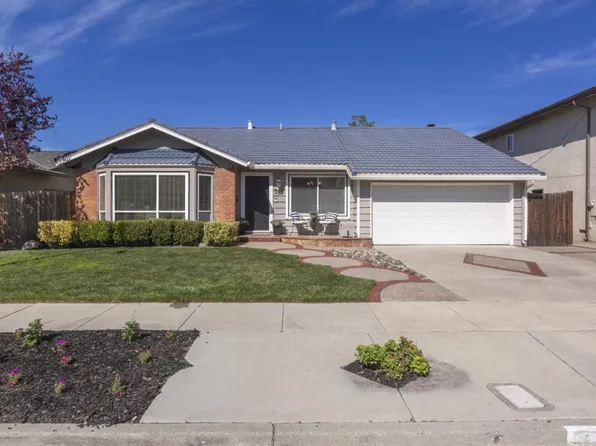 717 Los Huecos Dr, San Jose, CA 95123