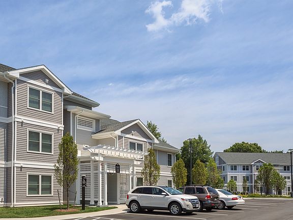 3rd image of 1 Gatehouse Dr #413