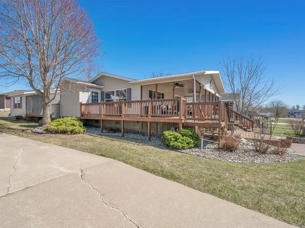 908 Sunshine Run, Arnolds Park, IA 51331