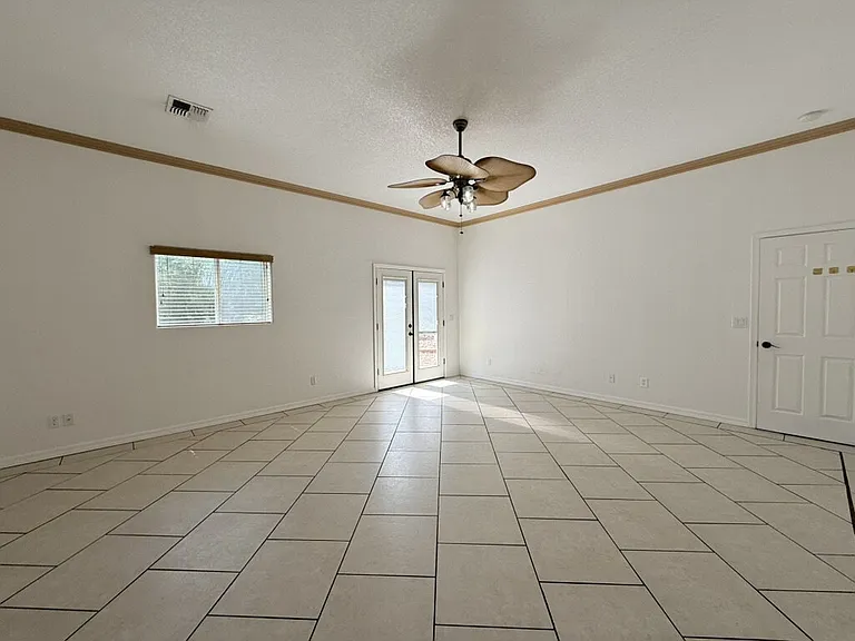 926 Stahlman Dr — Photo 9