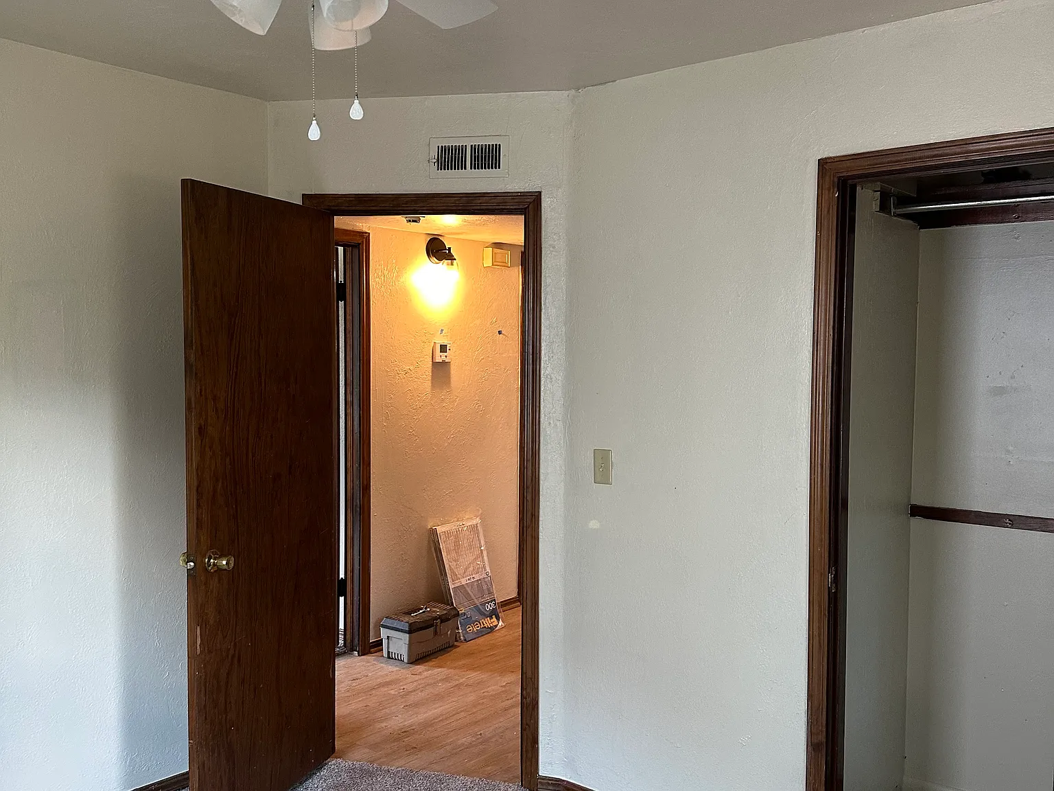 2 bed, 900 sqft, $1,100 — Photo 4