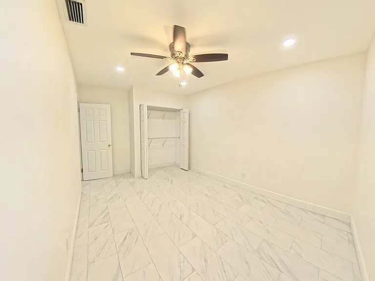 341 Henthorne Dr — Photo 17