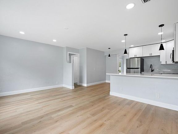 3rd image of 6126 SE Audubon Lane