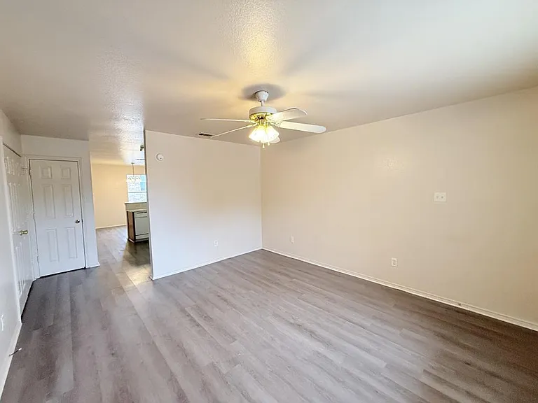 3407 Toledo Dr #C — Photo 3