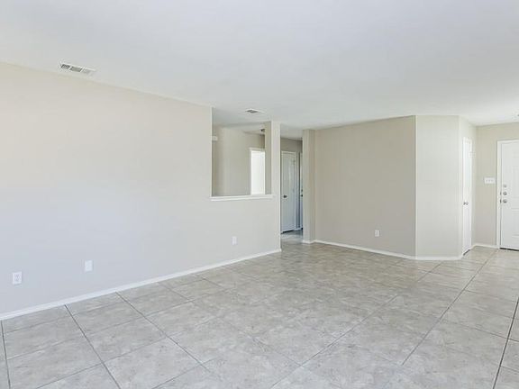 5th image of 1628 Red Cloud Dr