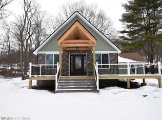 108 Stag Ct, Bushkill, PA 18324