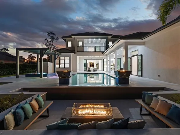 2272 Oakes BLVD, NAPLES, FL 34119