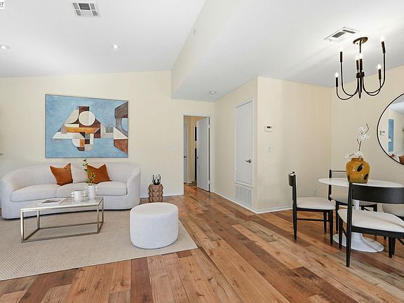 4th image of 515 Canyon Oaks Dr APT F
