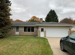 3664 Campbell Dr, Norton Shores, MI