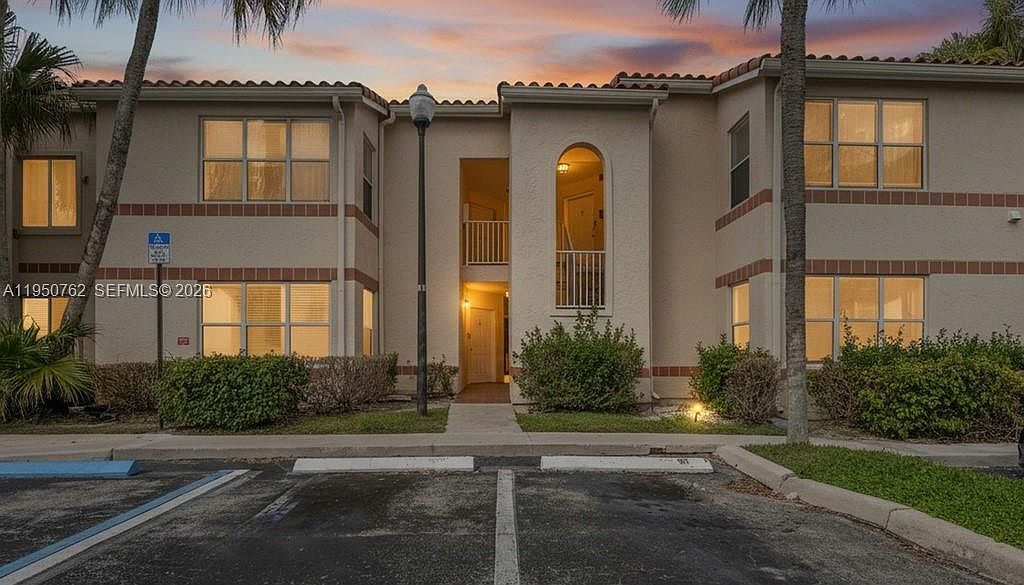 3340 Pinewalk Dr N APT 1527