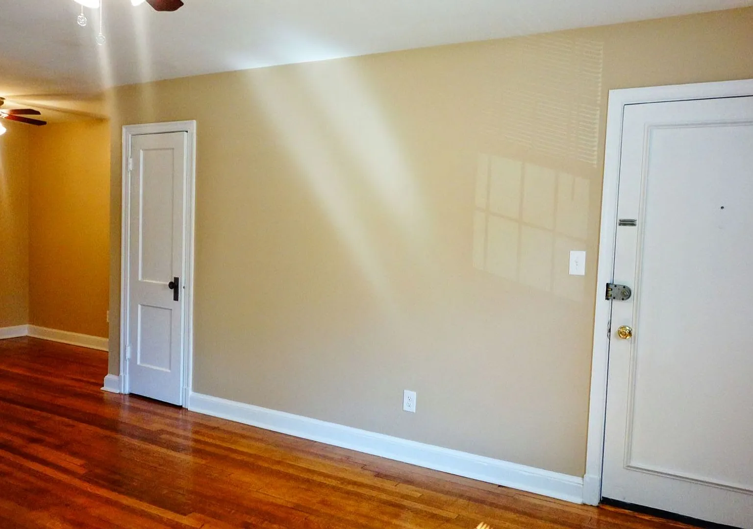 8404 Greenwood Avenue D&G Properties Llc — Photo 2