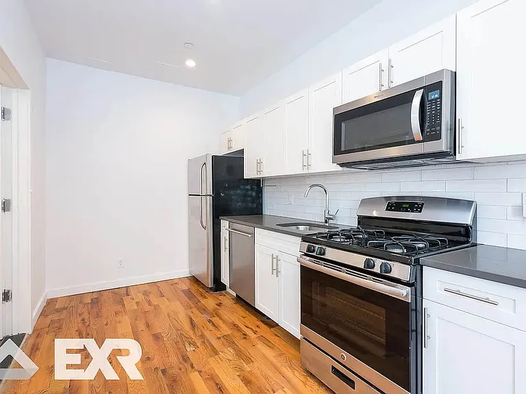 453 Irving Ave #1F — Photo 6