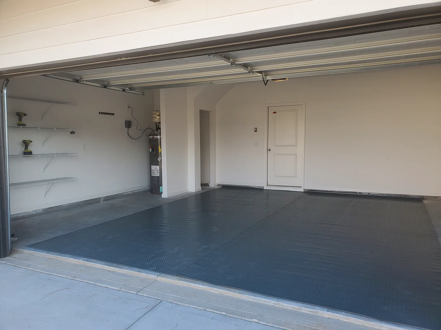 3 bed, 3.5 bath, 2265 sqft, $2,125 — Photo 4
