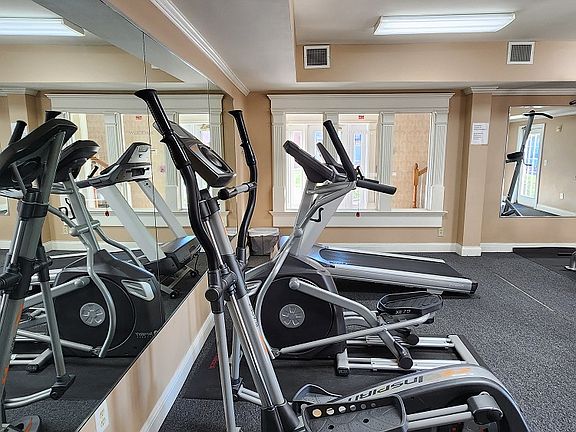 2nd image of 4424 Duxbury Ln APT 240