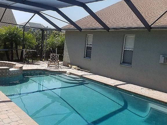 2nd image of 10777 Banfield Dr