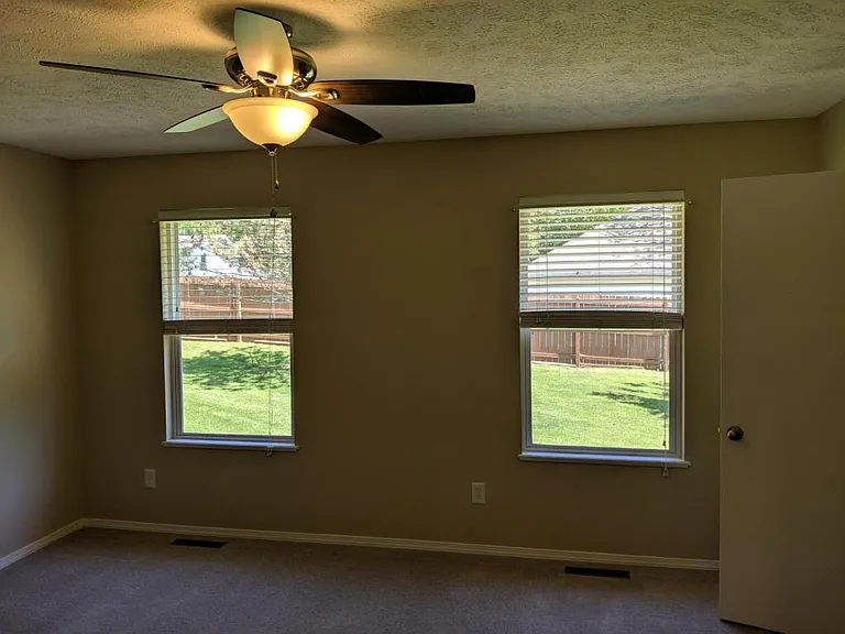 1708 S 10th Ave — Photo 6
