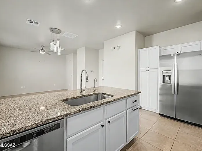 3 bed, 1558 sqft, $2,200 — Photo 4