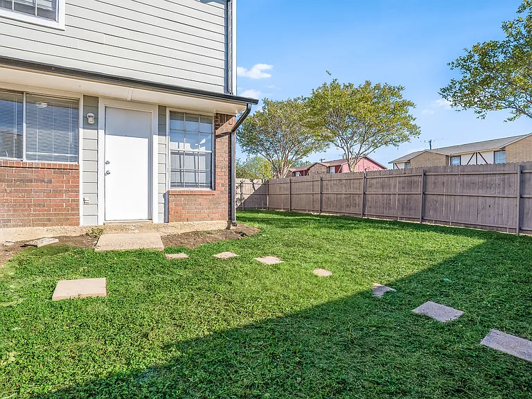 1050 Southmoor Ave — Photo 14
