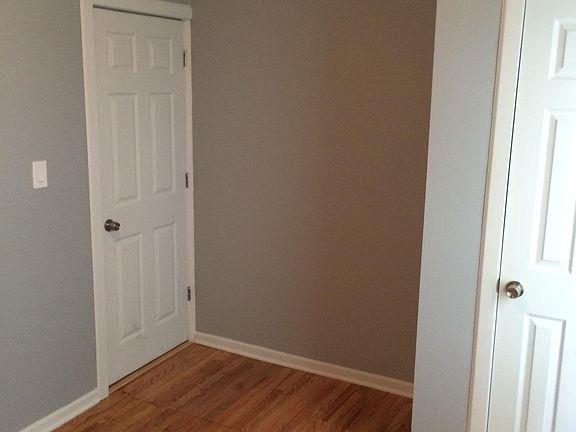 3rd image of 4941 W Melrose St #1