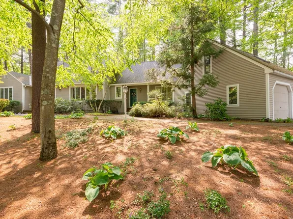 5 Oregon St, Georgetown, MA 01833