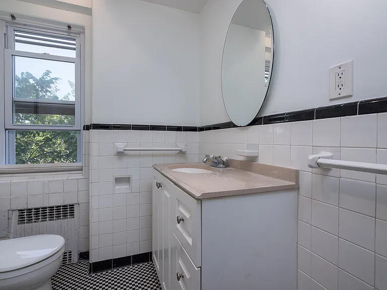 232 Farmington Ave #E9 — Photo 9