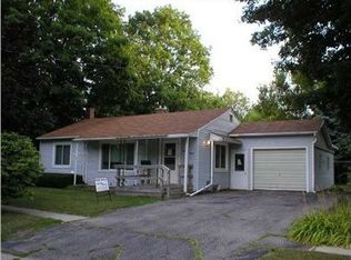 77 Alma St, Sparta, MI 49345