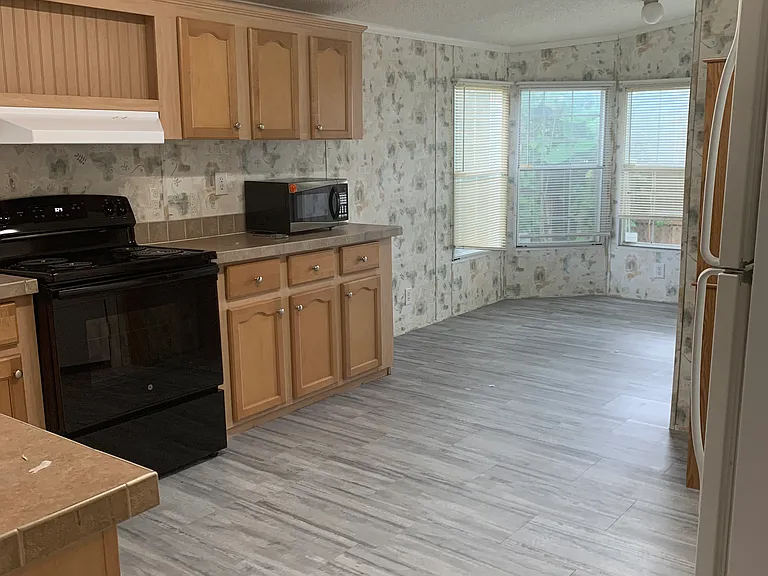 23029 Watergate Cir #B — Photo 2