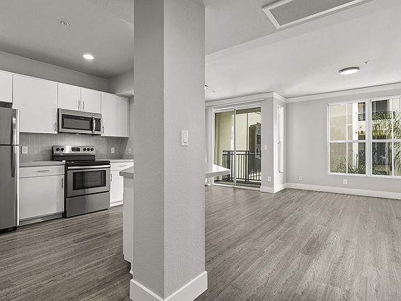 5th image of 325 Cordova St APT 111