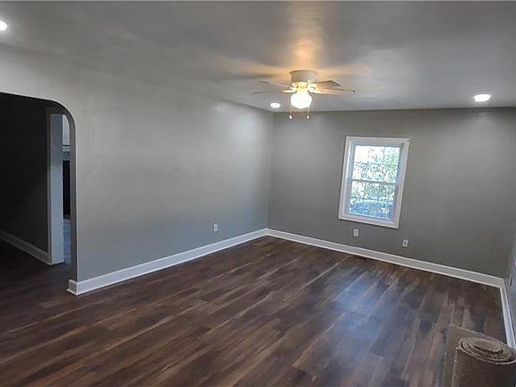 3rd image of 5949 Jefferson Ave
