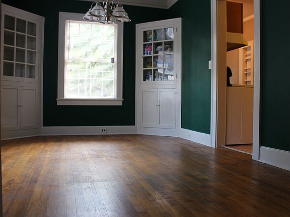 Dinning room view into kitchen entry