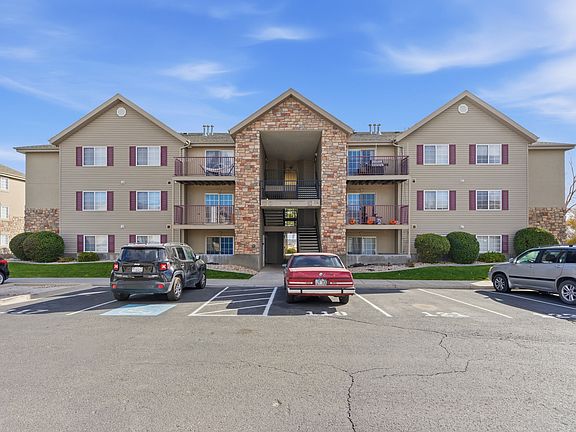 2nd image of 123 W Ridge Rd