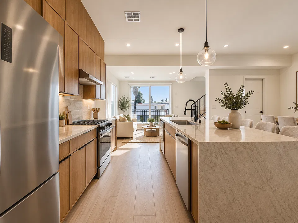 Luxury New Construction Townhomes In West la