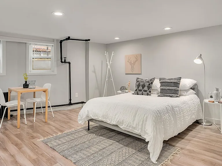 623 Federal Ave E #102 — Photo 1