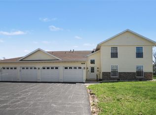 4019 Summerfield Ln NE APT D, Cedar Rapids, IA 52402
