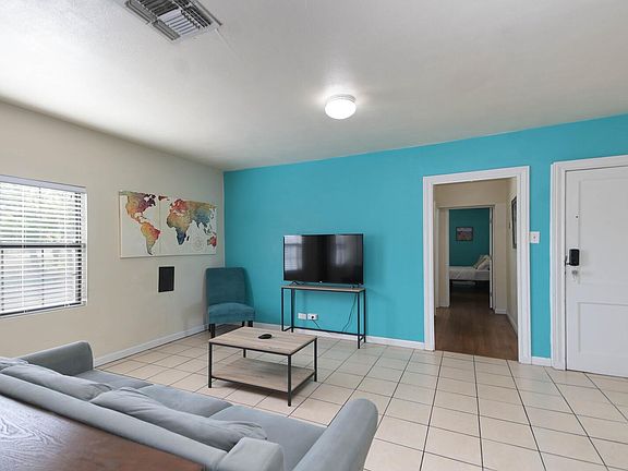 2nd image of 702 S Gevers St APT 03