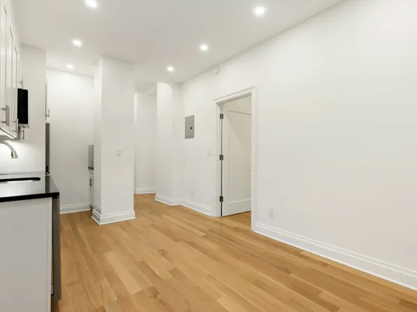 215 West 75th Street image 4 of 20