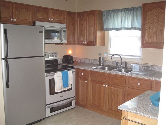 2nd image of 615 Rosewood Ave