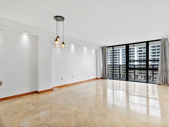 2nd image of 600 NE 36th St APT 1417