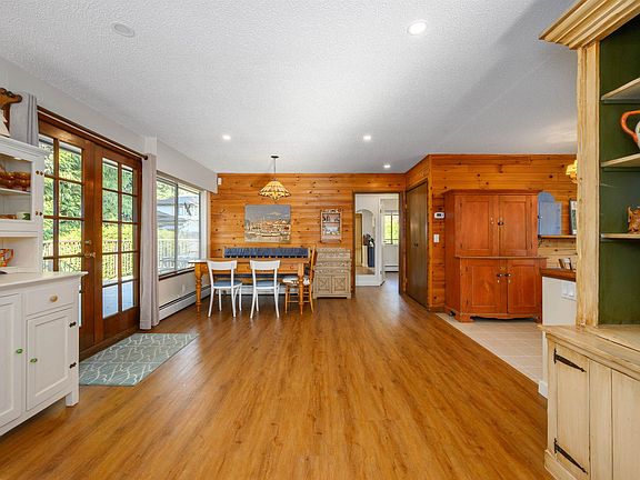 4th image of 1720 Scott Rd