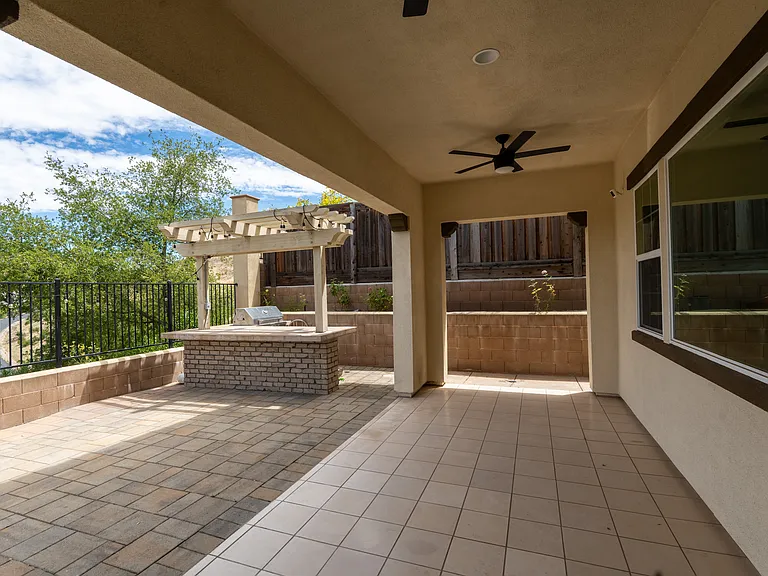 3881 Highpointe Ct — Photo 9