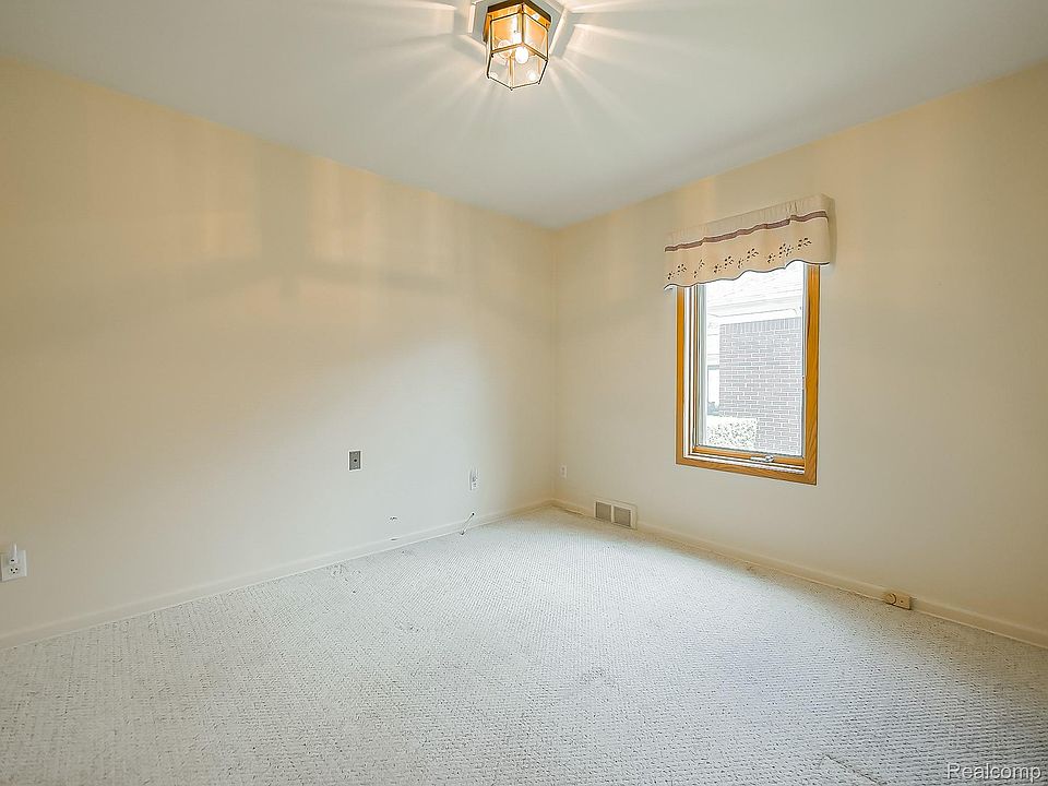 1545 Penistone Rd, photo 13