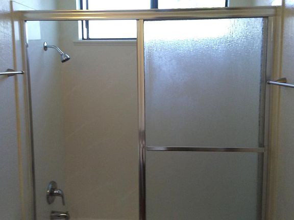 Upstairs full bathroom