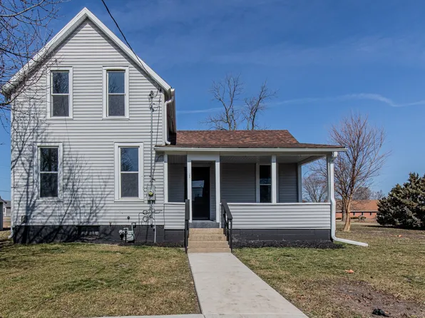 104 E Locust St, La Moille, IL 61330