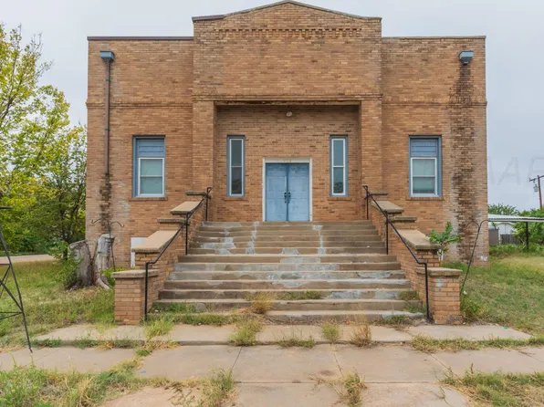 409 Gray St, McLean, TX 79057