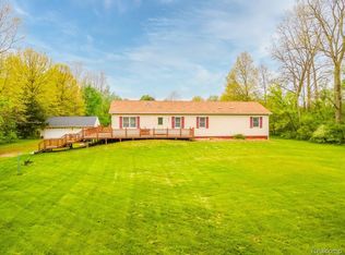20650 Sherwood Rd, Belleville, MI 48111