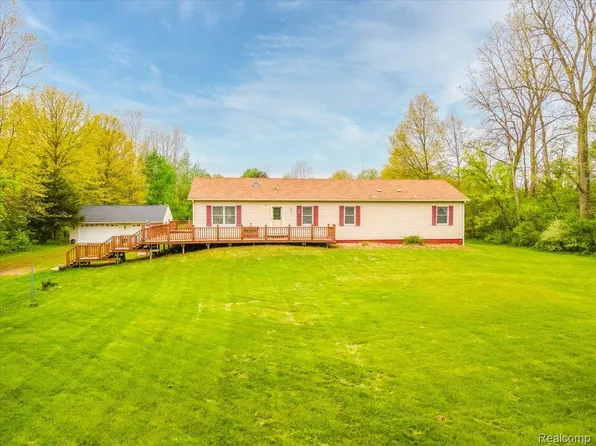 20650 Sherwood Rd, Belleville, MI 48111