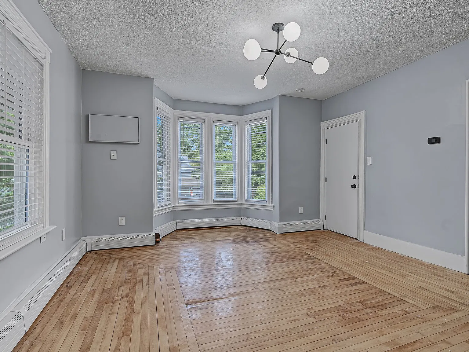 2 bed, 1000 sqft, $2,100 — Photo 4