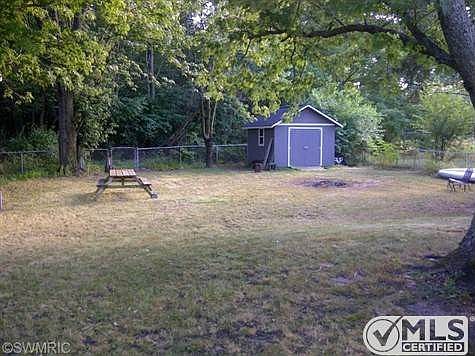 4th image of 2445 Evanston Ave